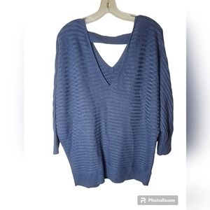 Soho New York & Company women's blue v-neck long-sleeved sweater size L